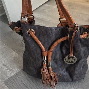 Michael Kors Bucket Bag